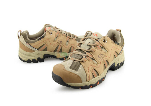 如何挑选徒步鞋?徒步鞋和登山鞋的区别